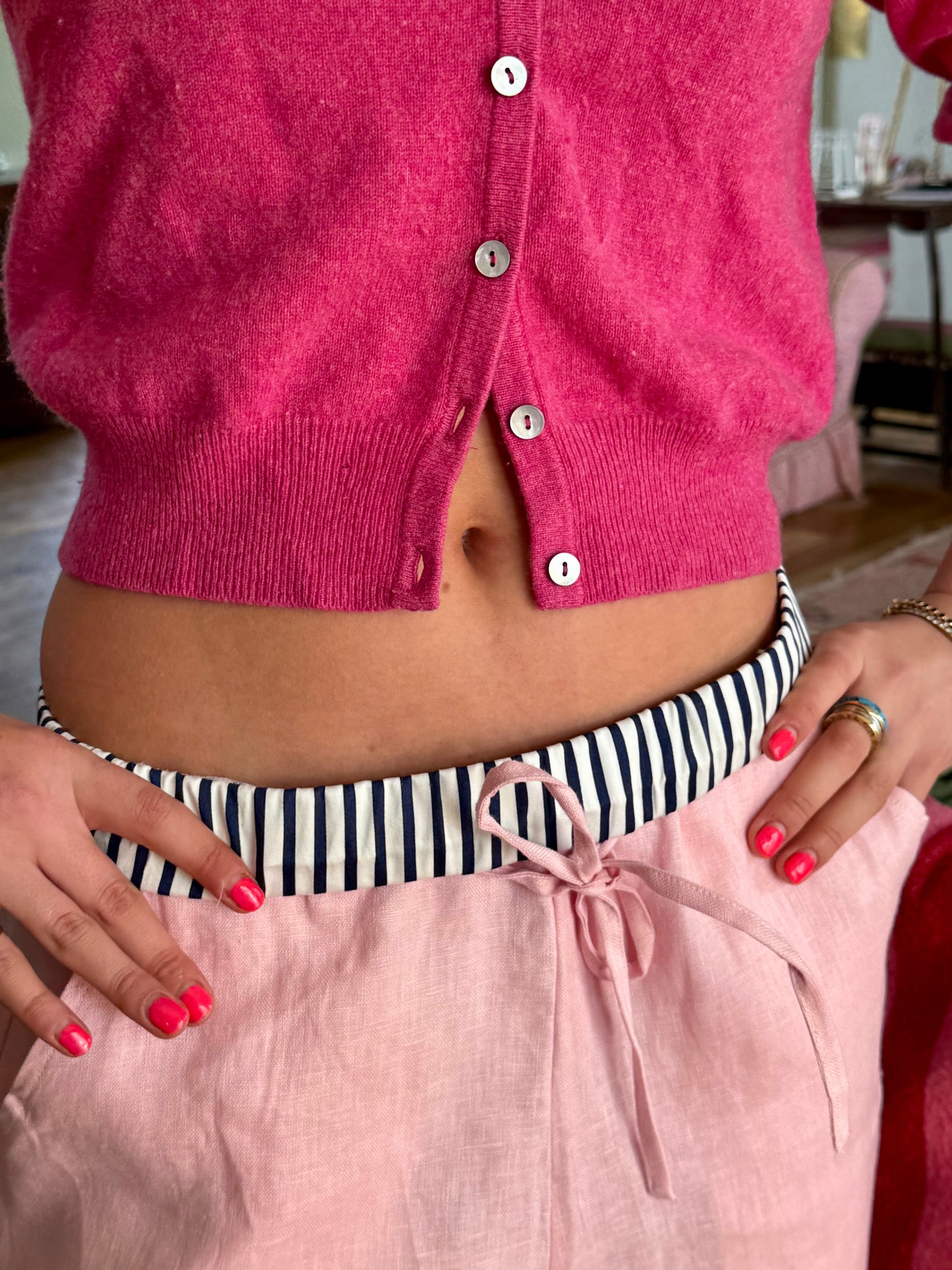 100%linen pink trousers with trademark stripe waistband